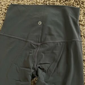 Lululemon High Rise 21” crop leggings